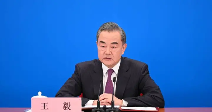 70国代表参会，中方突然换将，王毅不见日本高官，高市赔光了国运