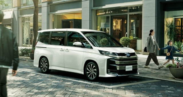 约合人民币12.9万元起，2025款丰田Noah发布，两种动力，提供四驱