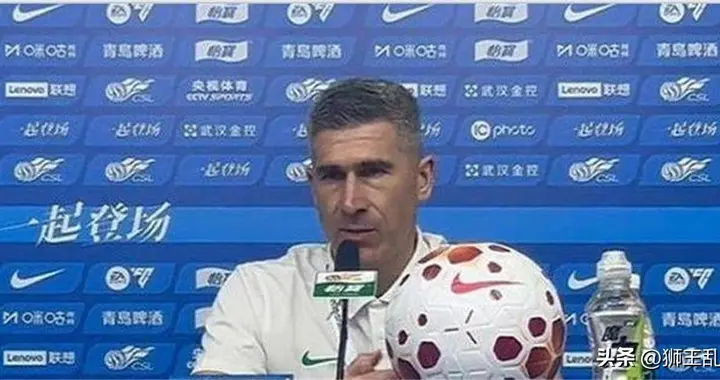 闷平残阵申花后终于爆发！蒙哥马利怒批裁判，罚单恐已在路上