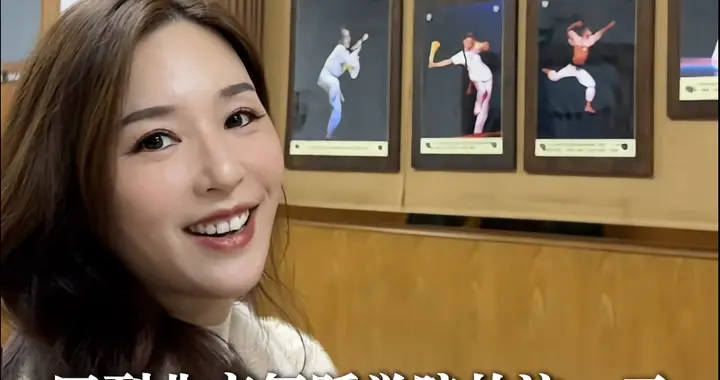 吴佳尼回母校看恩师，原来她也是北舞的，68岁老师是傅艺伟的前夫