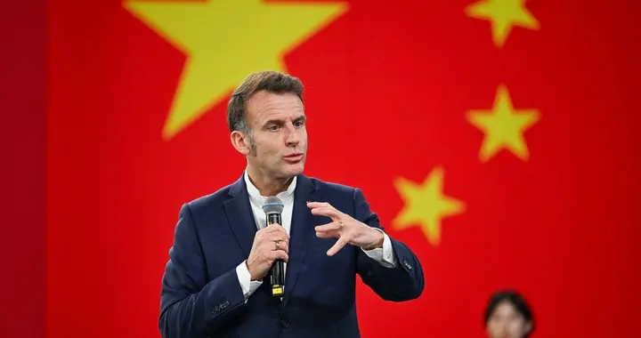 马克龙刚访华就放狠话，欧盟内斗藏不住了，中国真背锅？