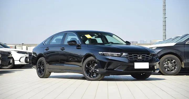 曾和凯美瑞分庭抗礼，如今月销四千出头，雅阁换代后为何一蹶不振