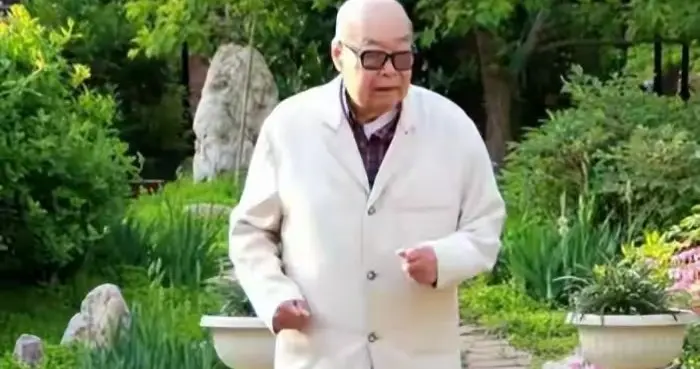 至今健在的开国将帅只剩一位，今年103岁，身体依旧硬朗