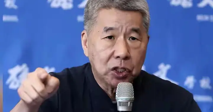 7800亿军购过关，张亚中打脸韩国瑜:莫忘世上苦人多，只因政客多