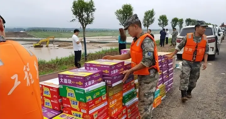 方便面又不是军粮，为什么救灾食品中总出现？它是不是垃圾食品？