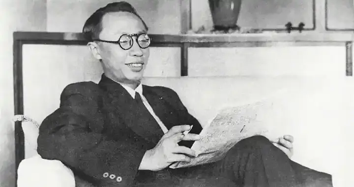 1950年，溥仪听到出兵朝鲜后，当场撕开棉衣取出一物，我自愿上交