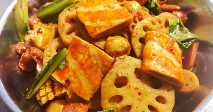 天水麻辣烫爆火背后：麦积山石窟的千年微笑