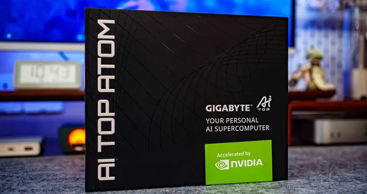把数据中心塞到个人桌面：技嘉 AI TOP ATOM 体验评测