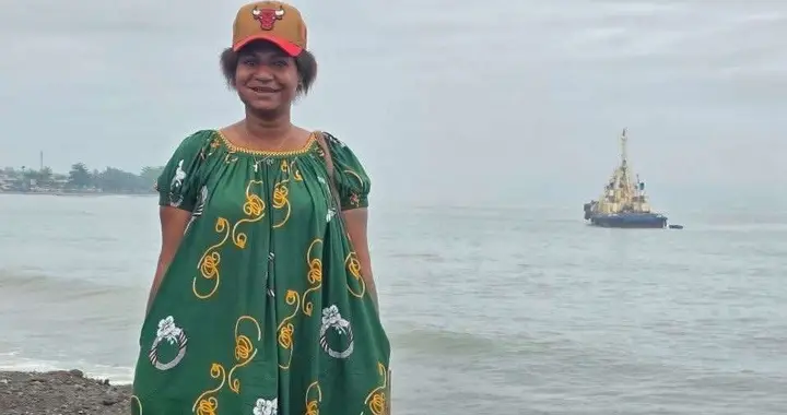 巴新土人女人说要给我生小孩