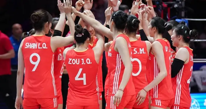 中国女排给大家送惊喜，3-0横扫塞尔维亚1人最佳1人拉跨