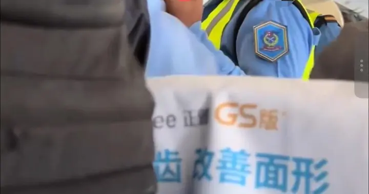 国际航班厕所吸烟触发警报！男子叫嚣：“憋得难受抽一支咋了？”