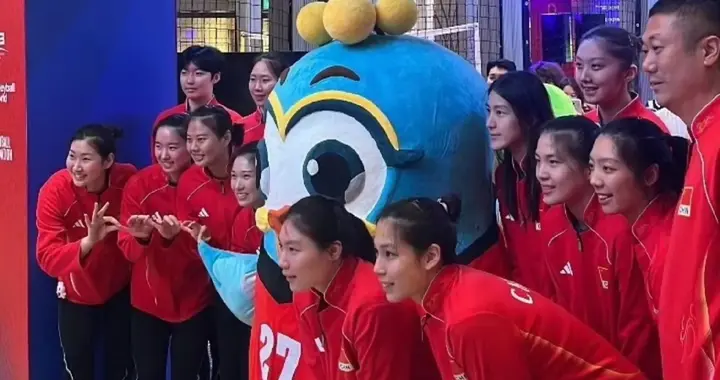 今天两场半决赛！央视直播中国女排对阵土耳其！意大利对阵巴西！
