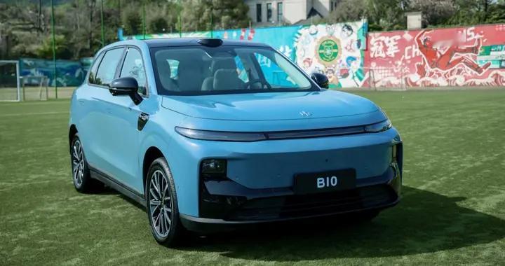 热门纯电SUV的直接对决！零跑B10真的比深蓝S05更好一些吗？
