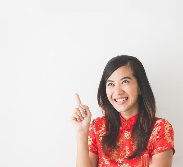 搞定中年女性的沟通秘诀：这4招让她主动靠近你