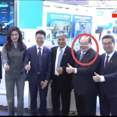 有朋自远方来安康：你们发现没？郑丽文随行