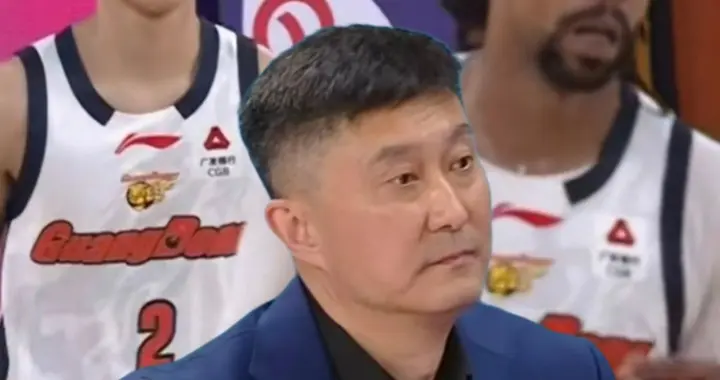广东击败深圳，杜峰却遇到麻烦了，赢球笑不出来，冲冠恐成泡影