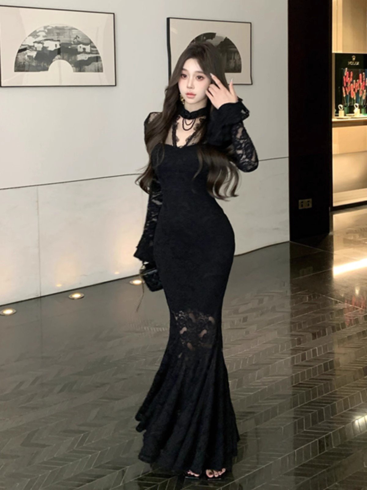 性感黑色蕾丝挂脖v领连衣裙女冬季御姐修身
