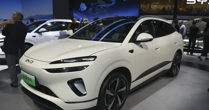 钛7破2万成爆款，仰望U8大涨62%，比亚迪10月份车型销量明细公布