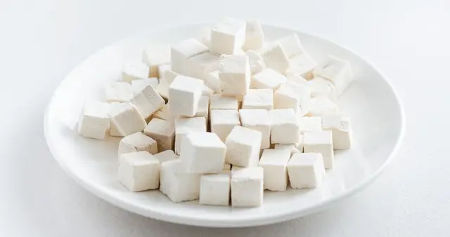 体内有湿别乱调！茯苓才是祛湿王者，安神、消肿还养脾，全家能用