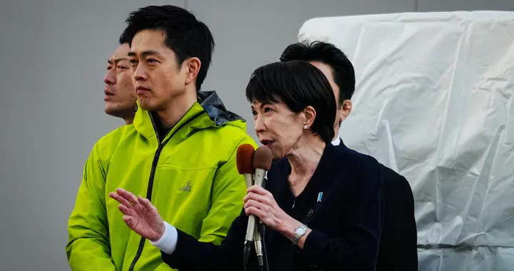 高市乱政一年索性破罐子破摔，日外交官放话：不必低头屈膝见中方