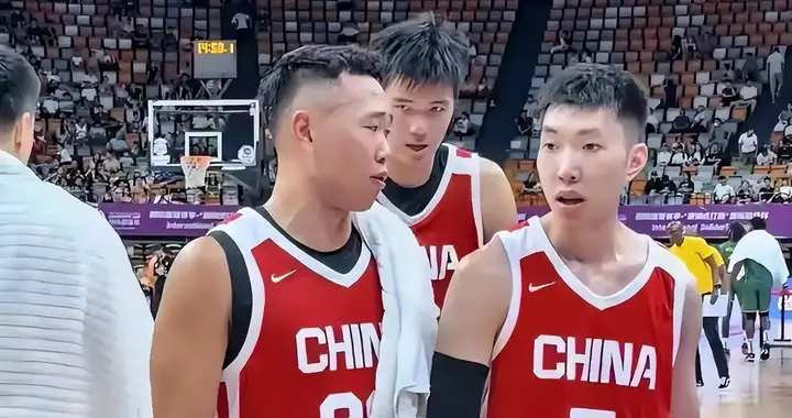 男篮调整，2人离队，1后卫+1前锋，1人回归，赵睿周琦有望回归