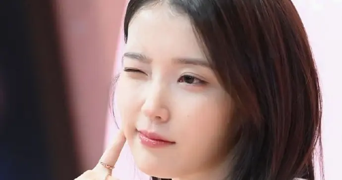 可爱爆棚！IU活动美图来袭