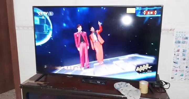 广东人除夕真实画面！央视春晚一开始，长辈就喊：转珠江台！