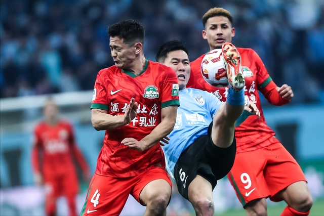 1-0爆冷！保级队升至第9名，鲁能跌至第2，中超最新积分榜出炉