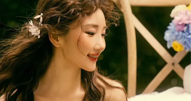 美女壁纸-第6385期-毛晓彤