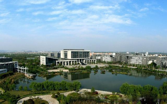 分低就业率并不低，在三大药科大学中，广药大最具性价比