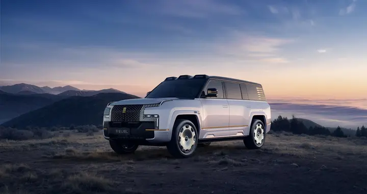 安全、豪华、高效全维升级，仰望U8L鼎世版 2026款火热交付中