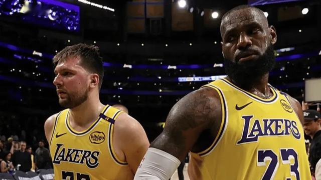 彩毛星星：詹姆斯在组织进攻时可能比东契奇