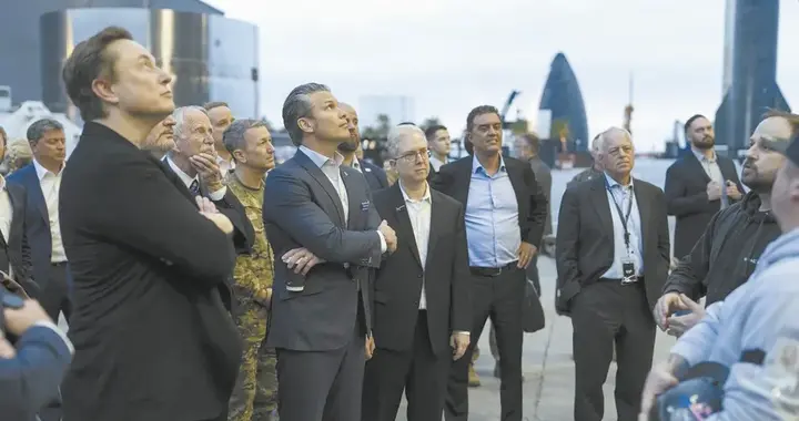 特朗普抢完石油抢太空！转头却发现中国已“甩掉几条街”