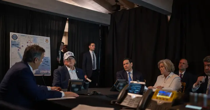 慌了！特朗普刚放话不排除地面部队，转头就求谈判，被伊朗拒绝