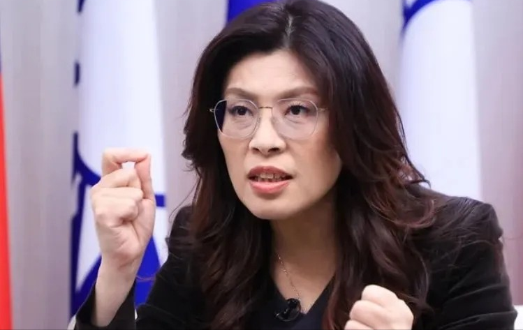 国民党有人说：宁愿让2026选战输掉，也要让郑丽文下台！  媒体人谢寒...