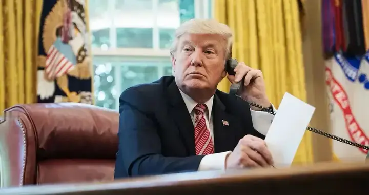 突然一夜之间瘫痪了！美军顶级舰艇被一场大火烧废，老兵舰成废铁