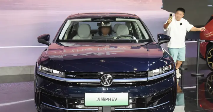 务实派的反内卷选择？试完迈腾PHEV，我懂了德系插混的底线