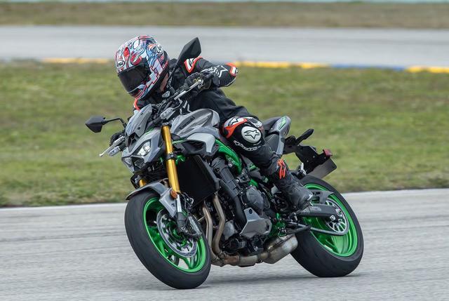 2025款川崎Z900 SE 详细评测