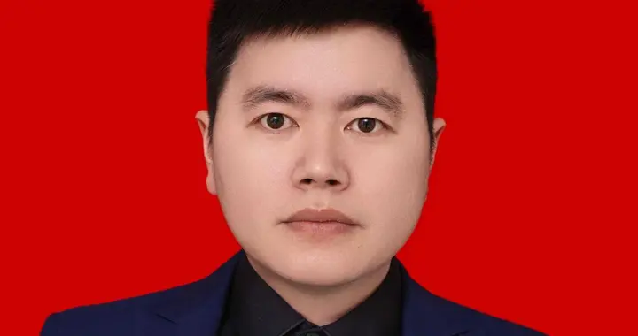 110万粉刘昌松股评客观剖析，提醒散户勿盲从财经网红切勿付费