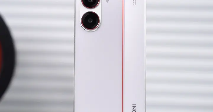 16GB+512GB顶配，6550mAh+90W快充，顶配性能手机降至1750元
