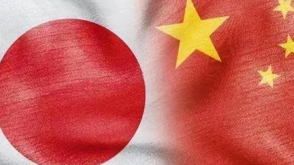 论史家：日本彻底疯了！F-35大批进驻