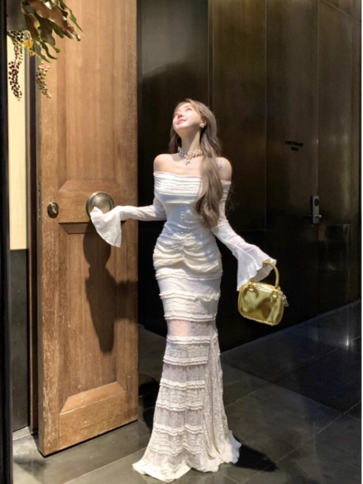 法式绝美气质蕾丝一字肩连衣裙女秋季纯欲