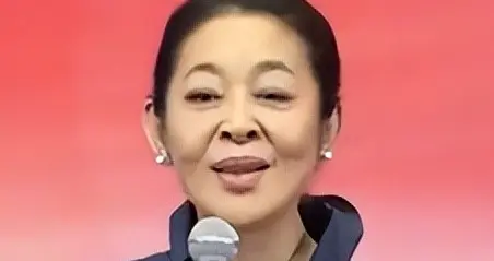 坑骗老人，晚节不保？倪萍代言品牌被官方彻查，双方合作长达8年