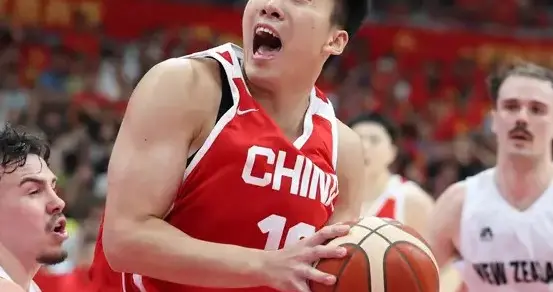 中国男篮77-84惜败新西兰，三人拖后腿，一个比一个表现低迷