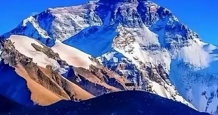 珠穆朗玛峰明明只有一半在中国，为何全世界都认为是中国的？