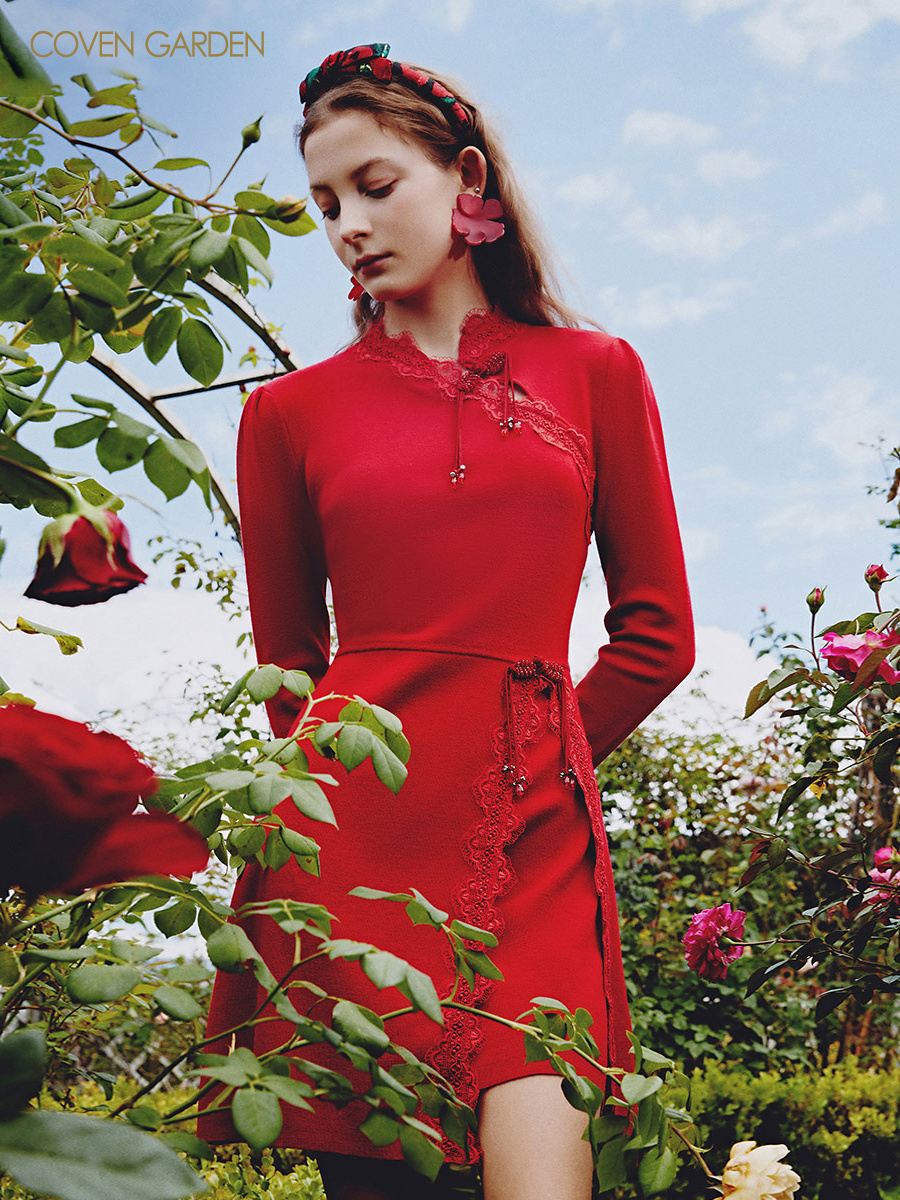 哥文花园秋季新款国风蕾丝羊毛针织连衣裙