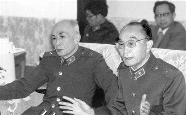 82年，张爱萍上将见到江泽民，吃惊：原来你就是江上青的儿子