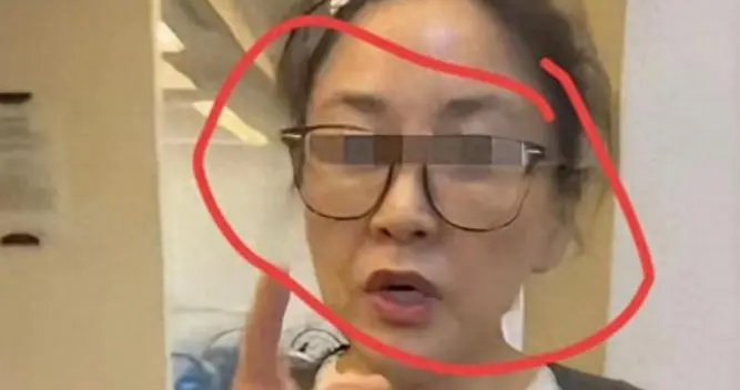 健身房被骂后续：正脸照被扒，女子追到楼下继续骂 扬言什么都不怕