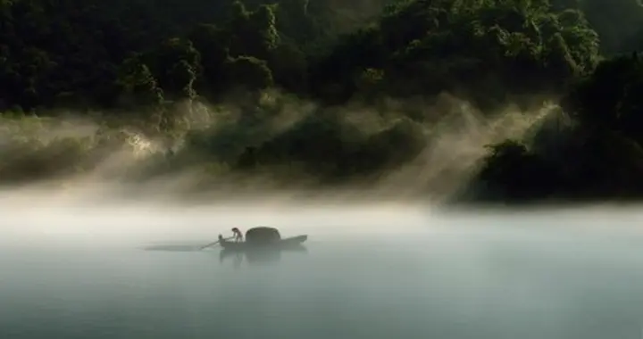李煜:山远天高烟水寒，相思枫叶丹。