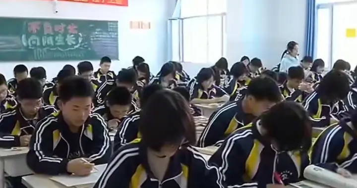 教育的子弹多年后才命中眉心：原来课文早把人生真相写透了